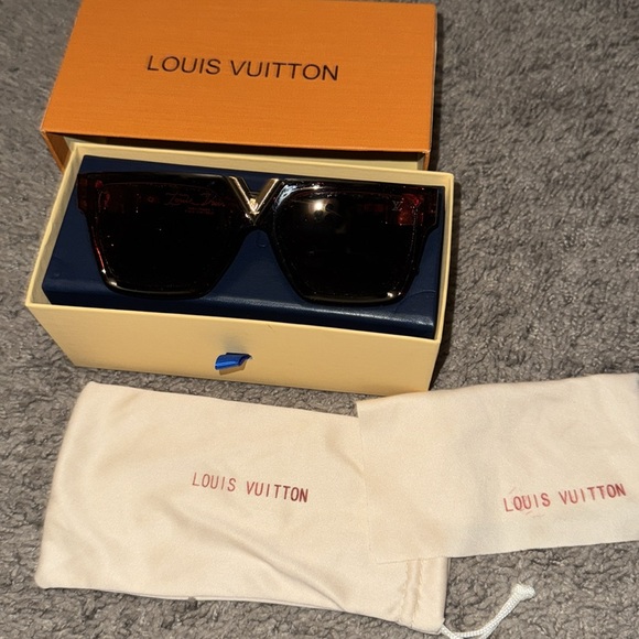LOW START Louis Vuitton Sunglasses - Picture 11 of 13